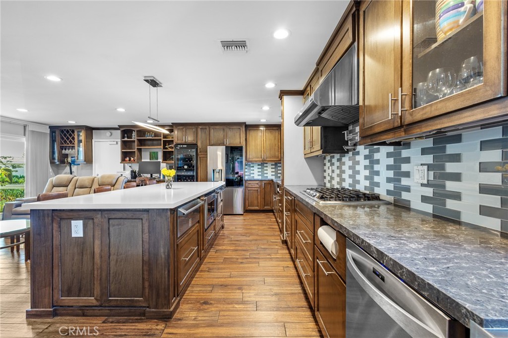 MLS #SR25270620 image #2