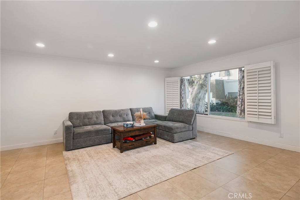 MLS #SR25270757 image #1