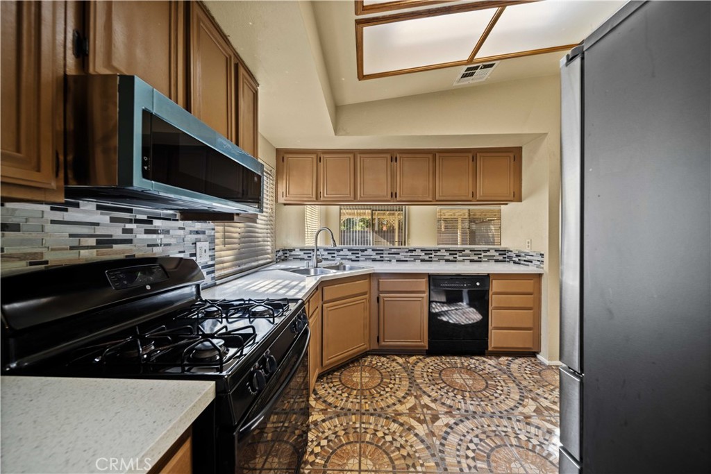 MLS #SR25270853 image #5