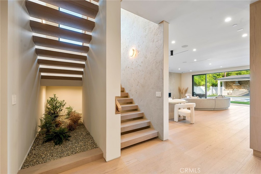 MLS #SR25270946 image #12