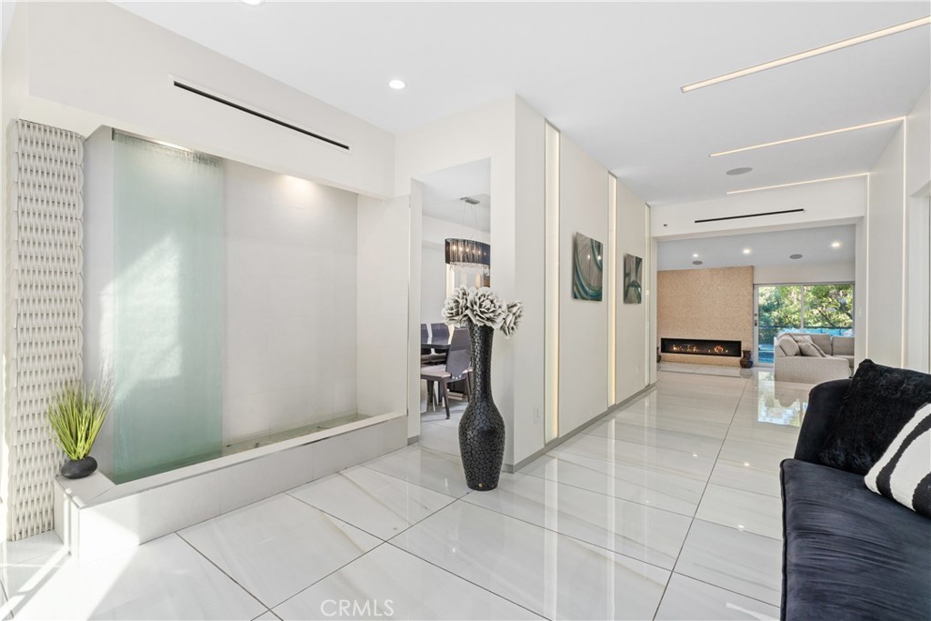 MLS #SR25270993 image #2