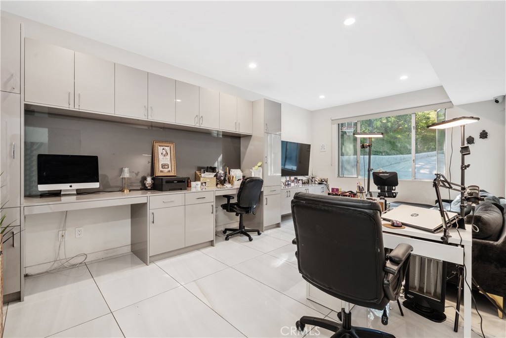 MLS #SR25270993 image #9