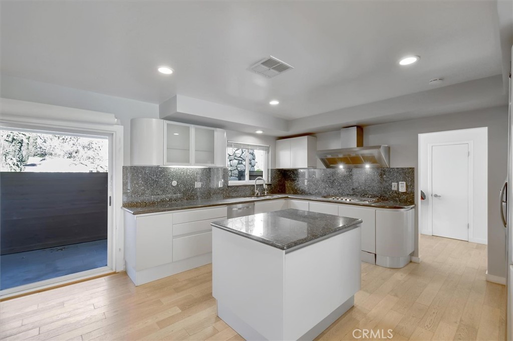 MLS #SR25271364 image #17