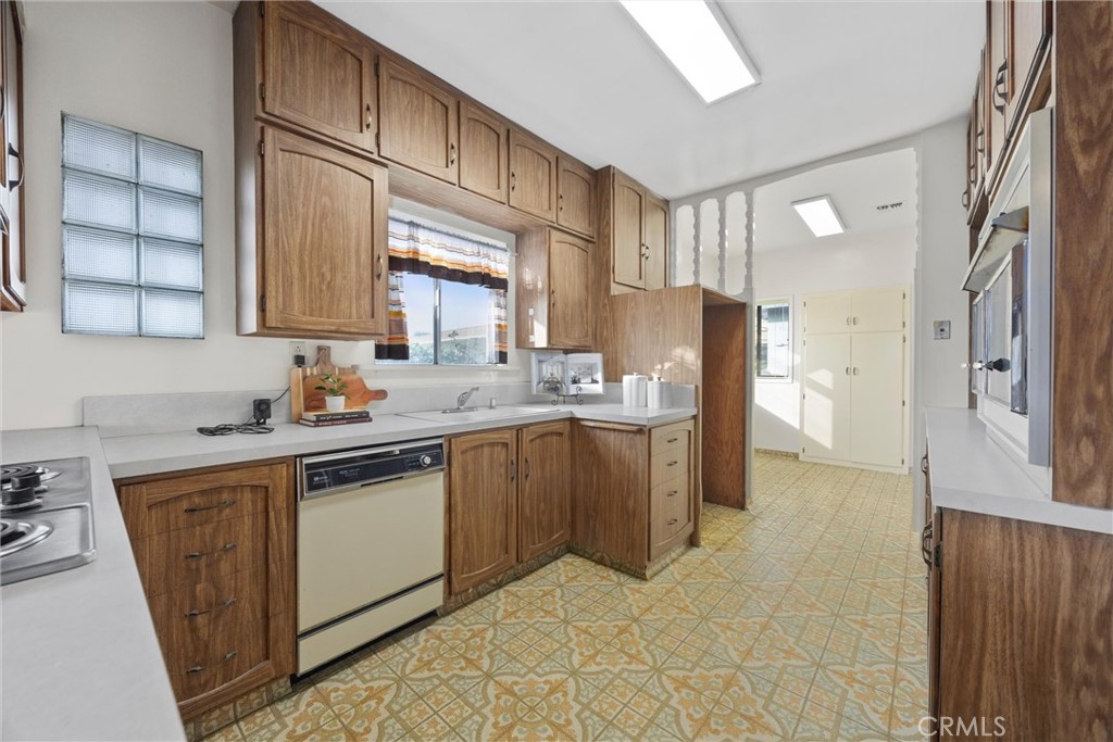 MLS #SR25271366 image #10