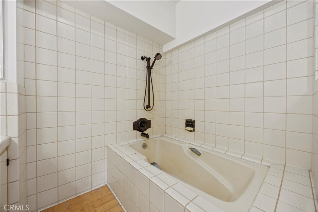 MLS #SR25271366 image #17