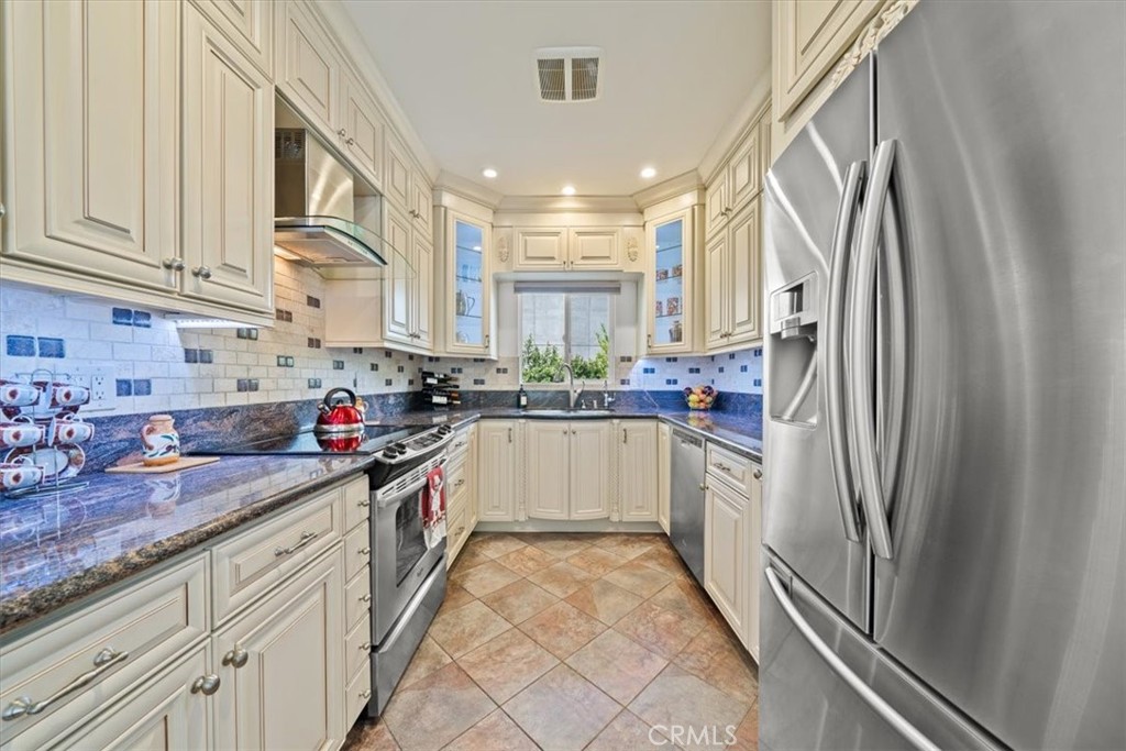 MLS #SR25271371 image #13