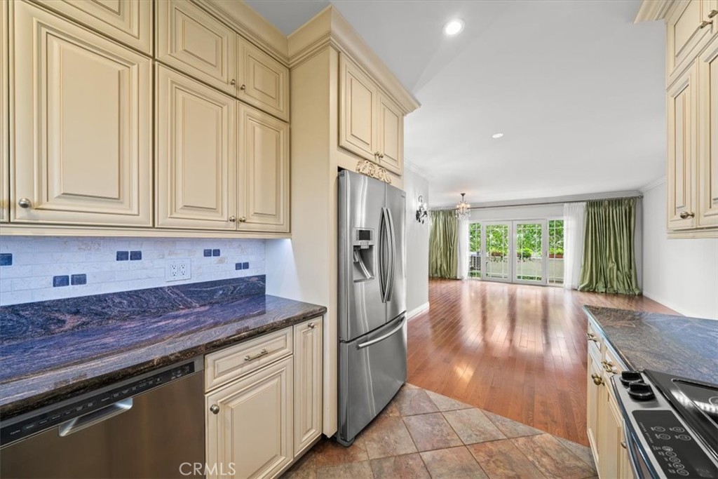 MLS #SR25271371 image #14