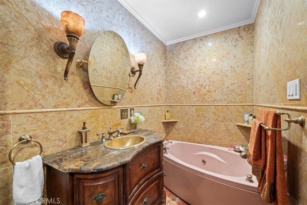 MLS #SR25271371 image #19