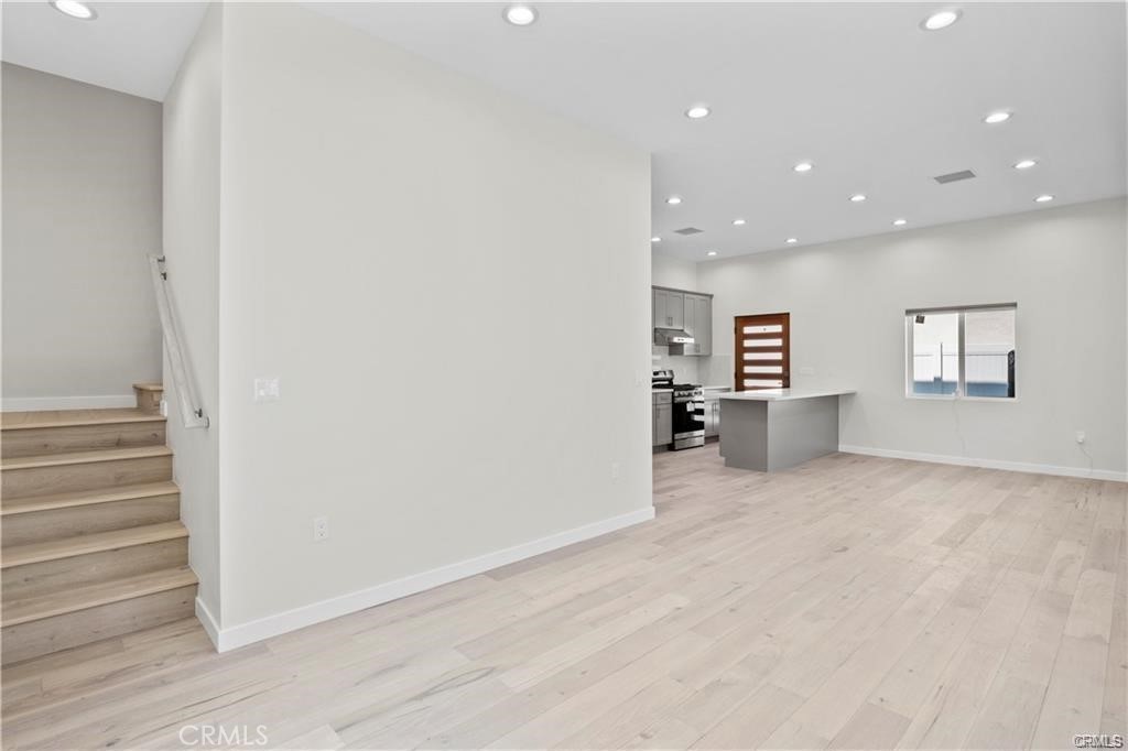 MLS #SR25271383 image #2