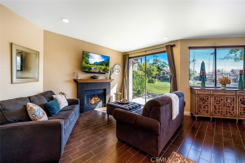 MLS #SR25271717 image #8