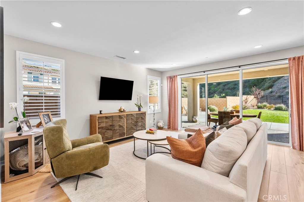 MLS #SR25271720 image #9