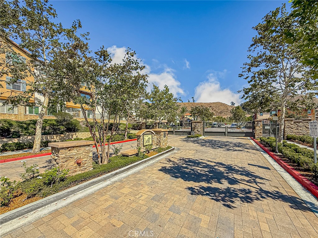 MLS #SR25271889 image #2