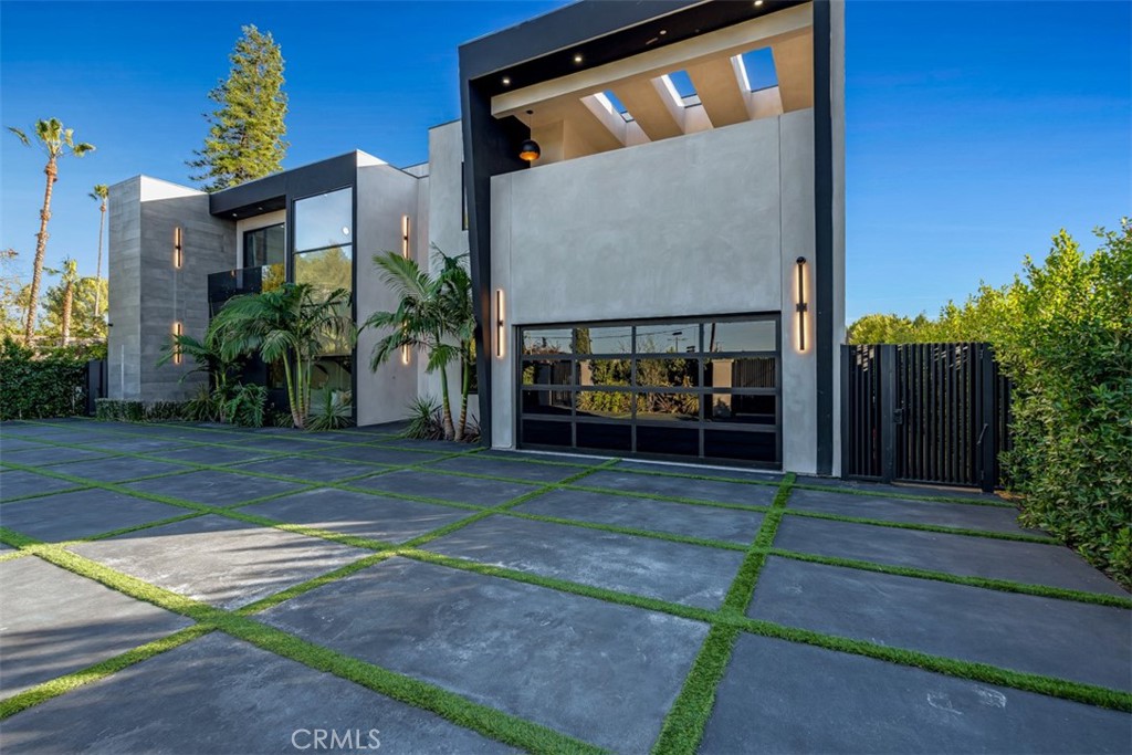 MLS #SR25271940 image #2