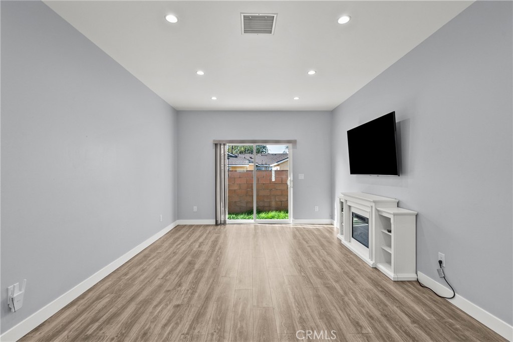 MLS #SR25271971 image #9