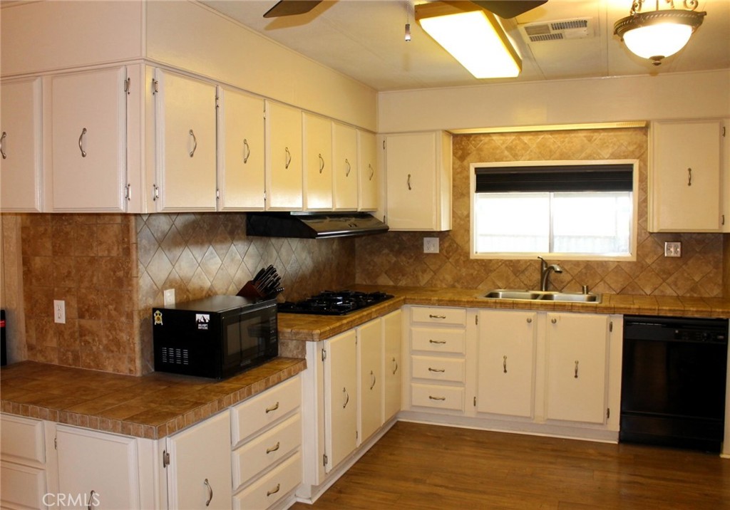 MLS #SR25272063 image #9