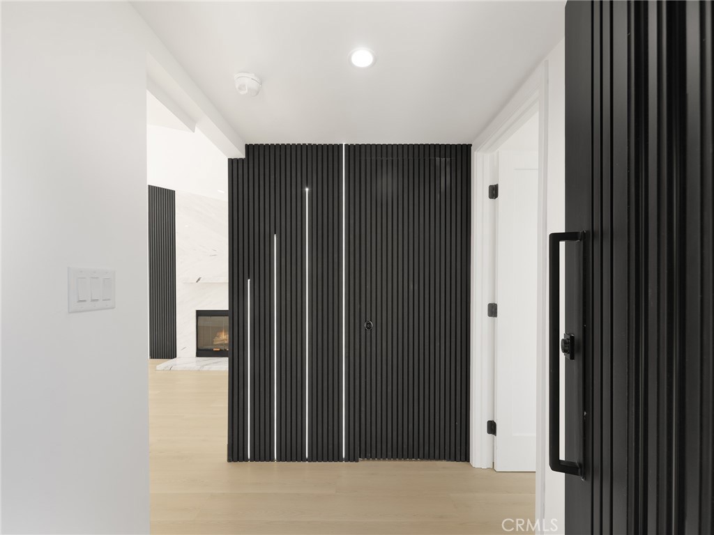 MLS #SR25272066 image #2