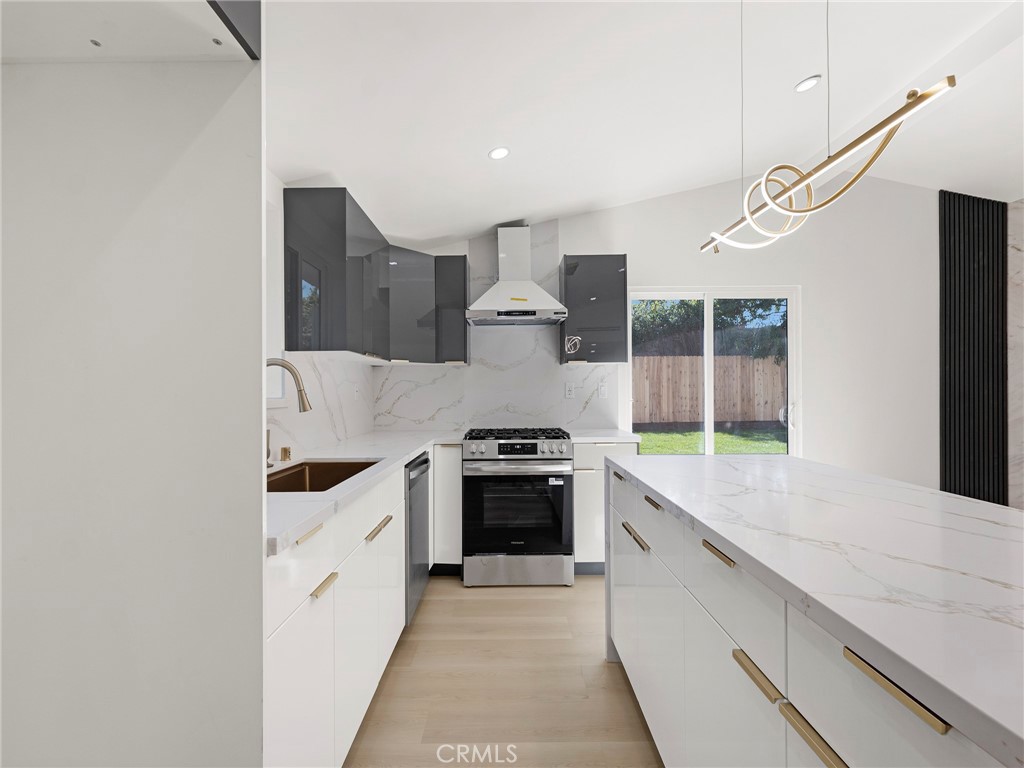 MLS #SR25272066 image #3