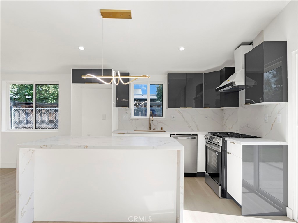 MLS #SR25272066 image #4