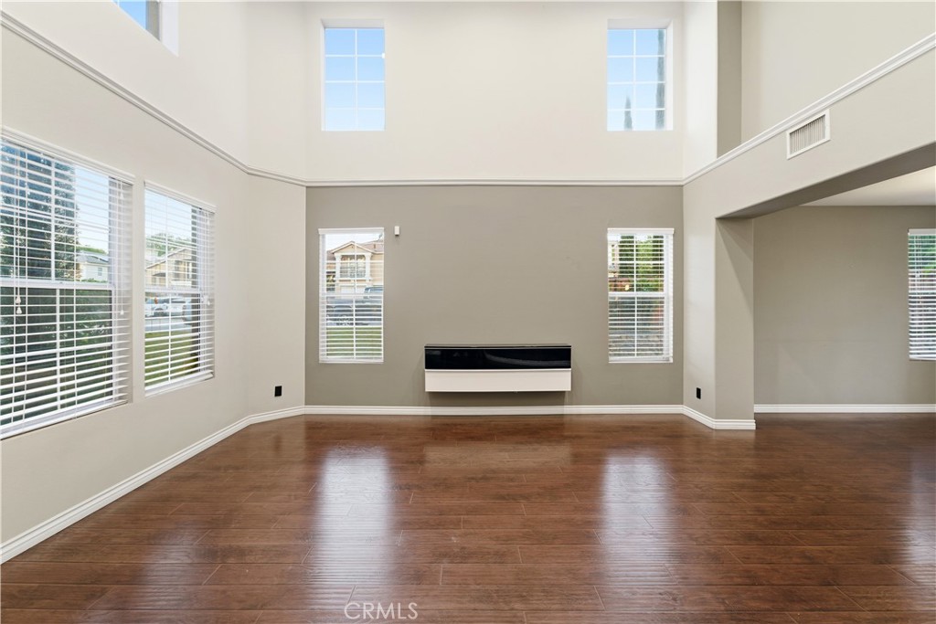 MLS #SR25272117 image #3