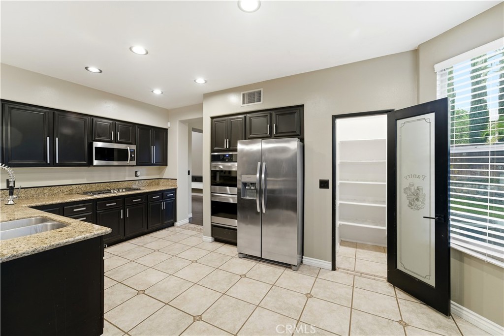 MLS #SR25272117 image #8