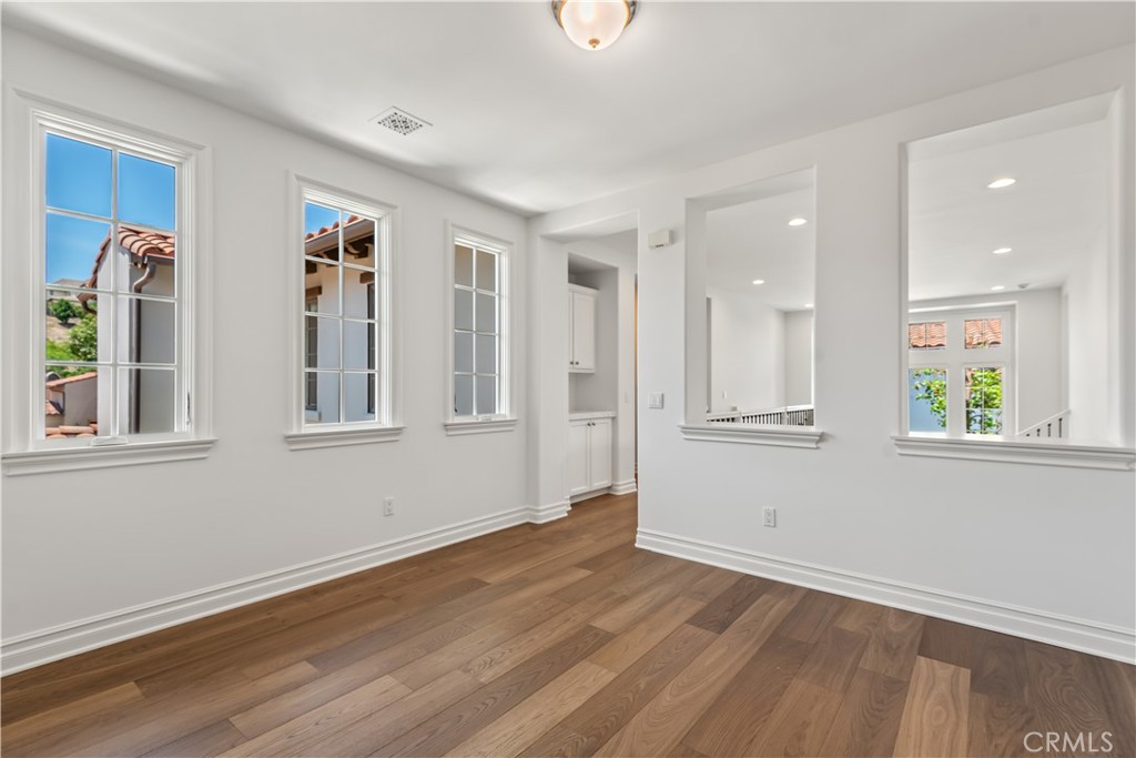 MLS #SR25272146 image #11