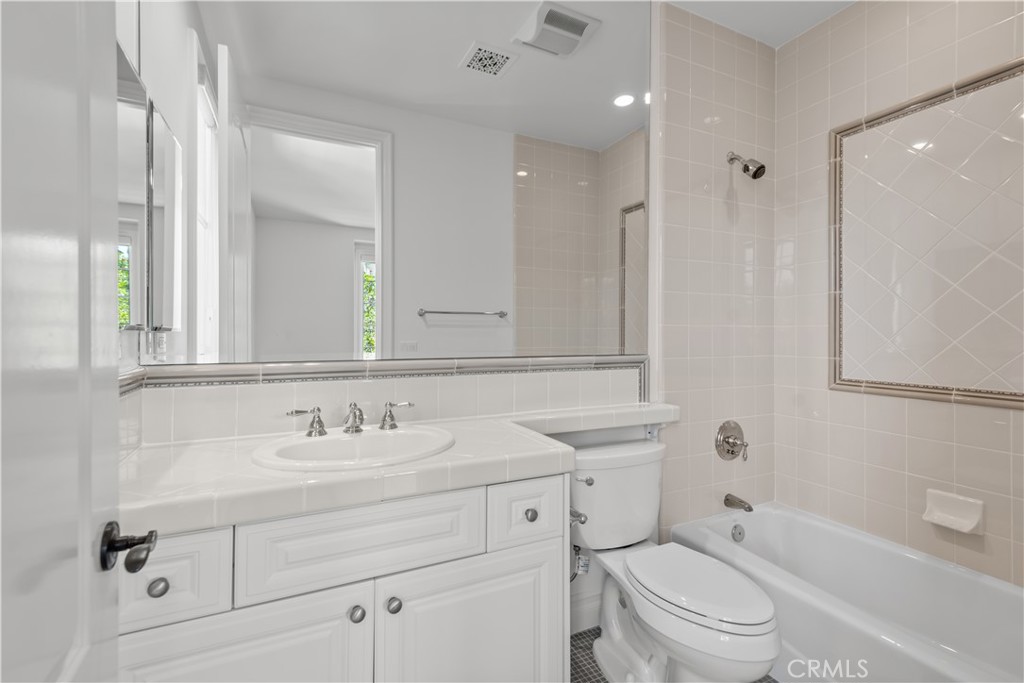 MLS #SR25272146 image #18