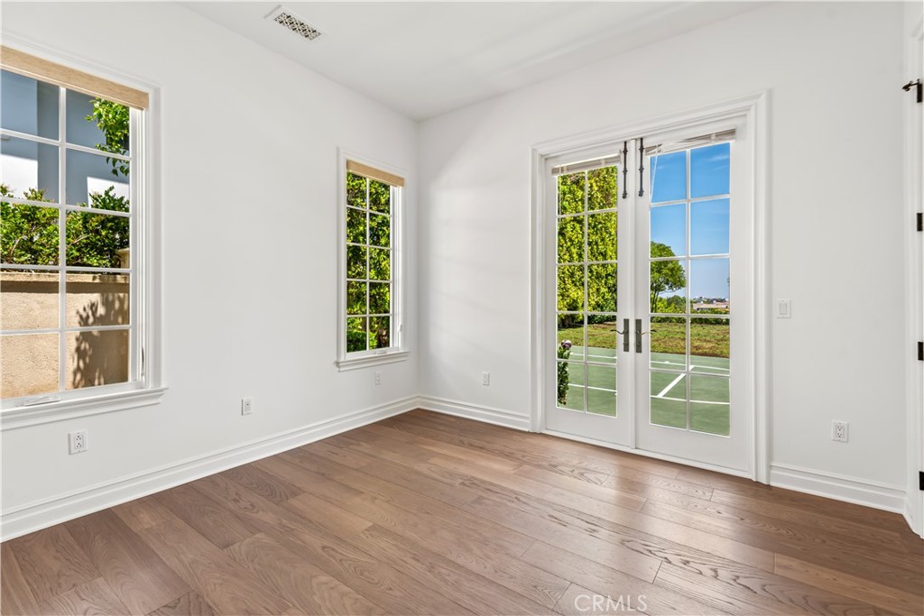 MLS #SR25272146 image #8