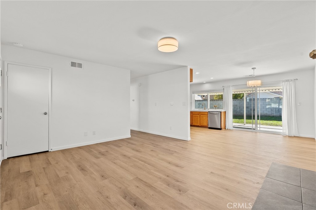 MLS #SR25272180 image #14