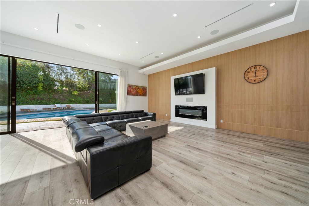 MLS #SR25272186 image #13