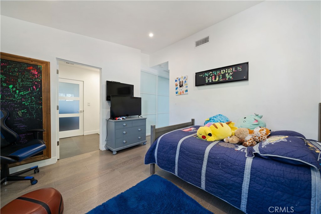 MLS #SR25272186 image #30