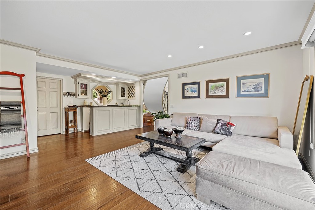 MLS #SR25272231 image #6