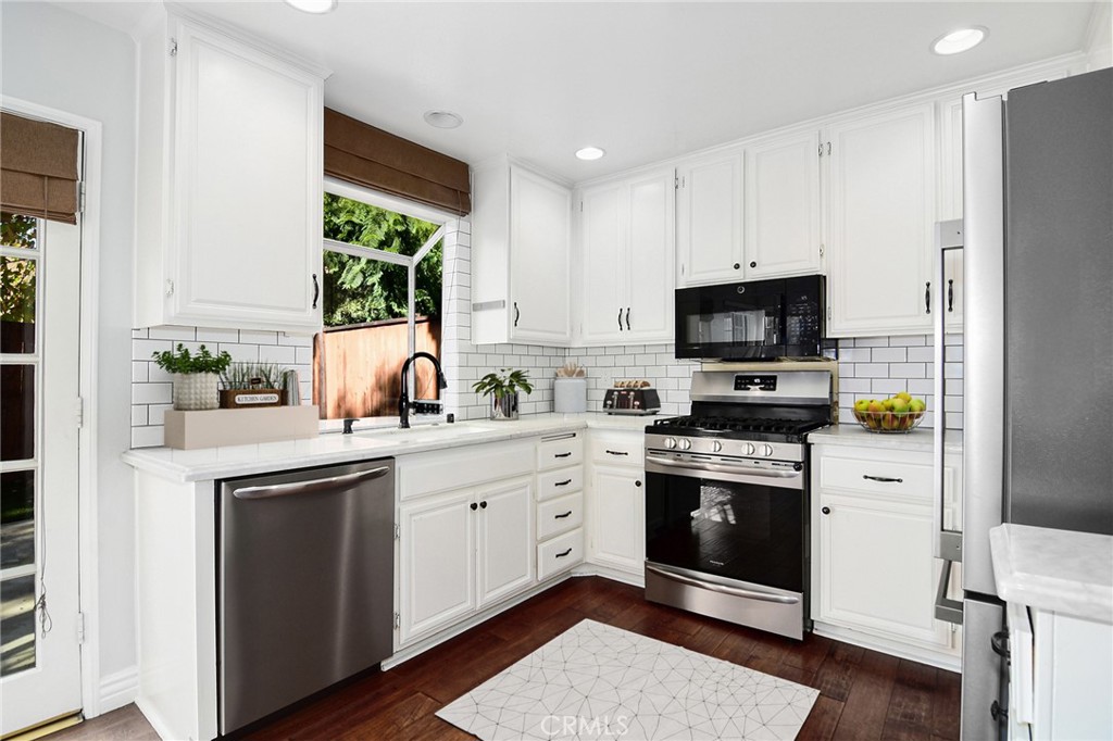 MLS #SR25272389 image #10