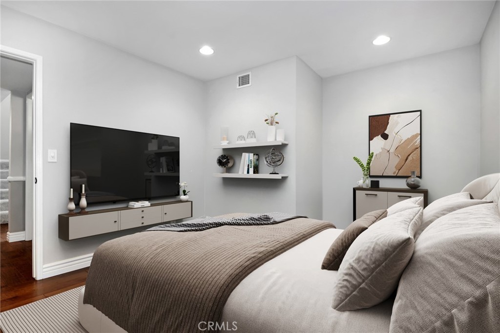 MLS #SR25272389 image #16