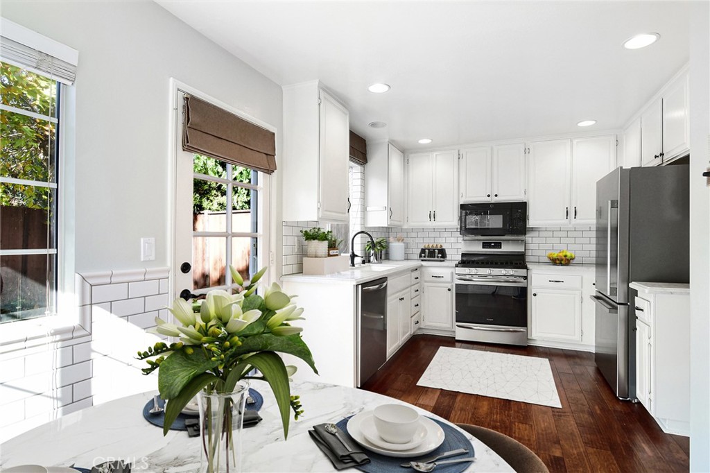 MLS #SR25272389 image #9