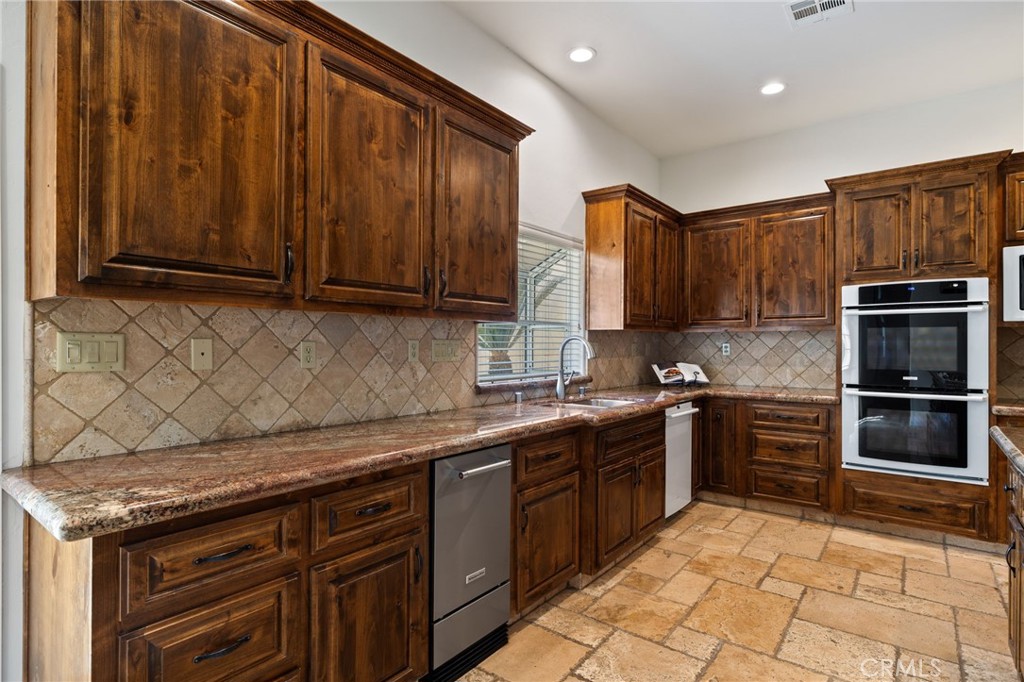 MLS #SR25272398 image #9