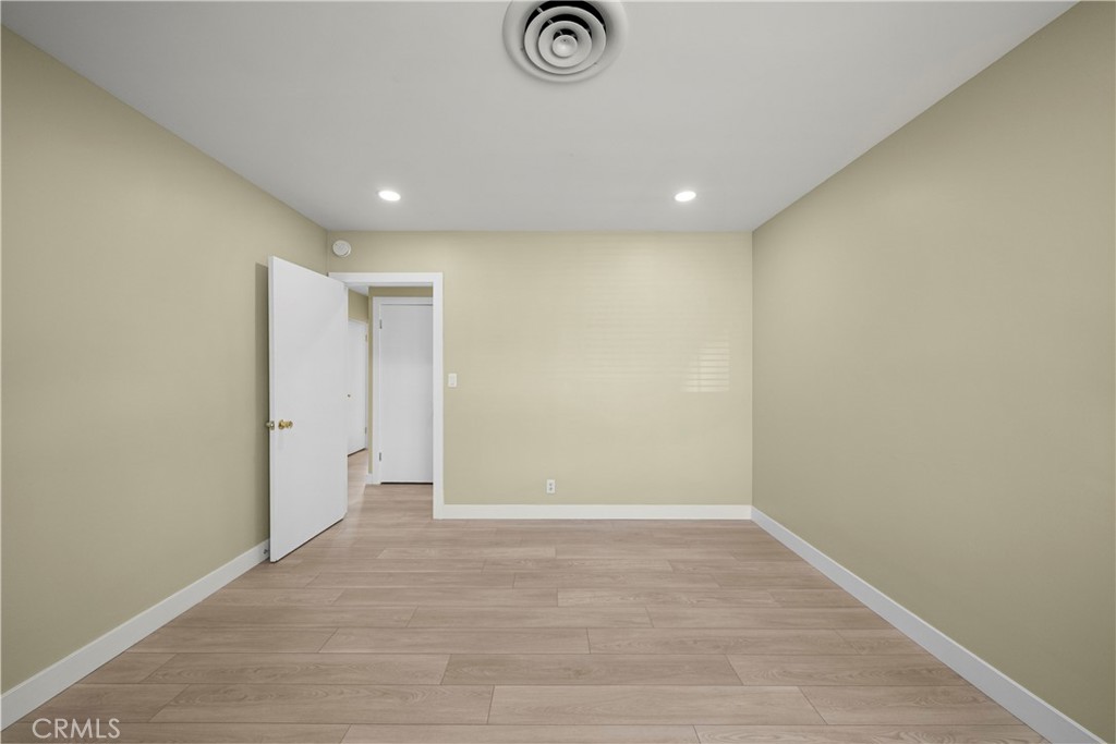 MLS #SR25272465 image #3