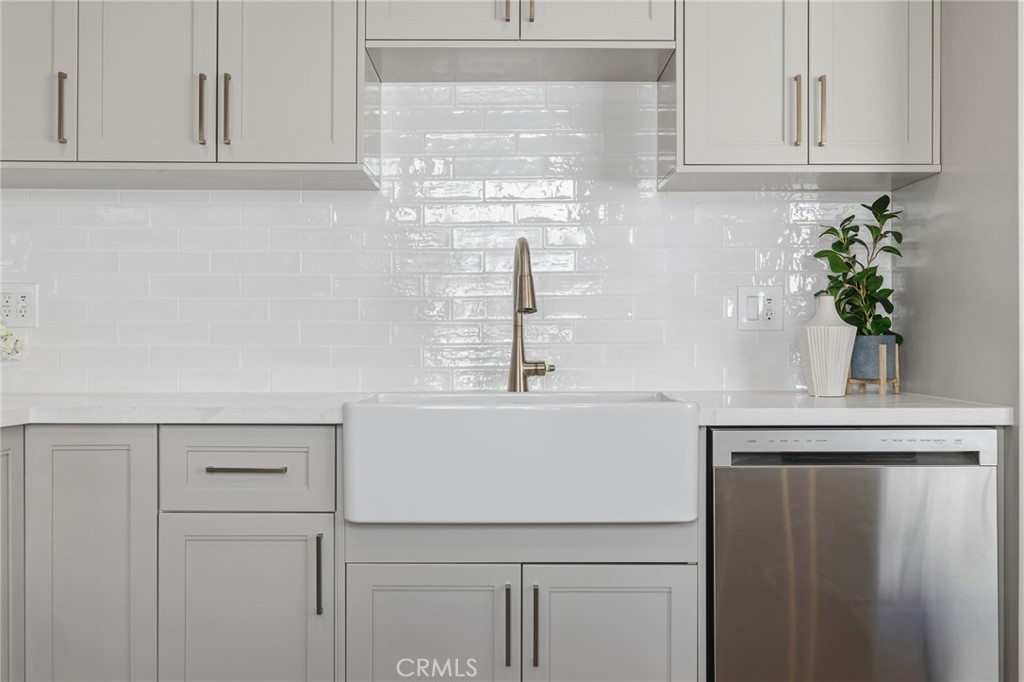 MLS #SR25272484 image #8