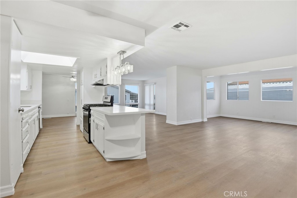 MLS #SR25272541 image #5