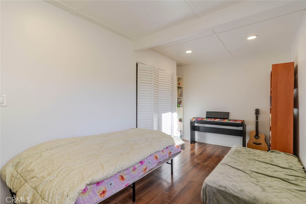 MLS #SR25272576 image #8