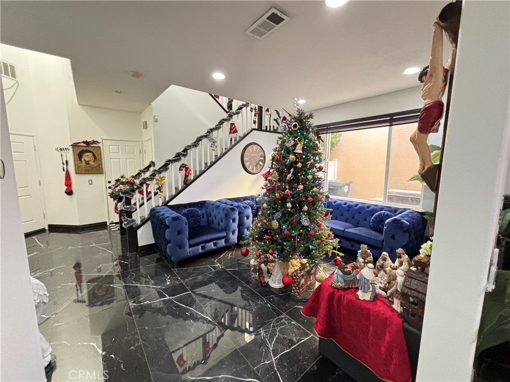 MLS #SR25272577 image #9