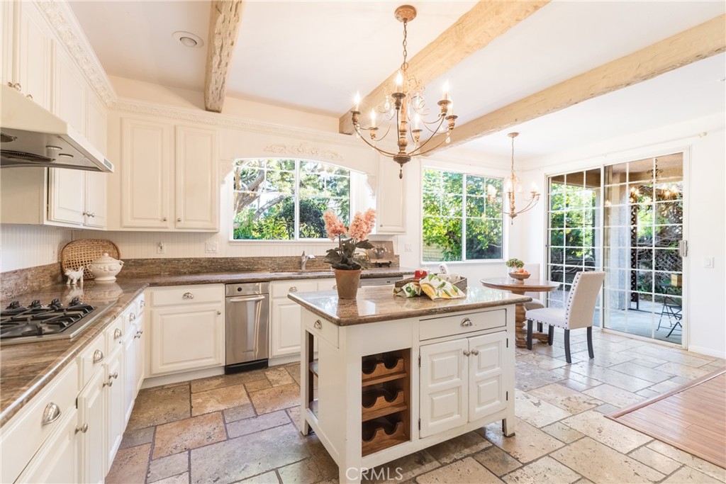 MLS #SR25272592 image #2