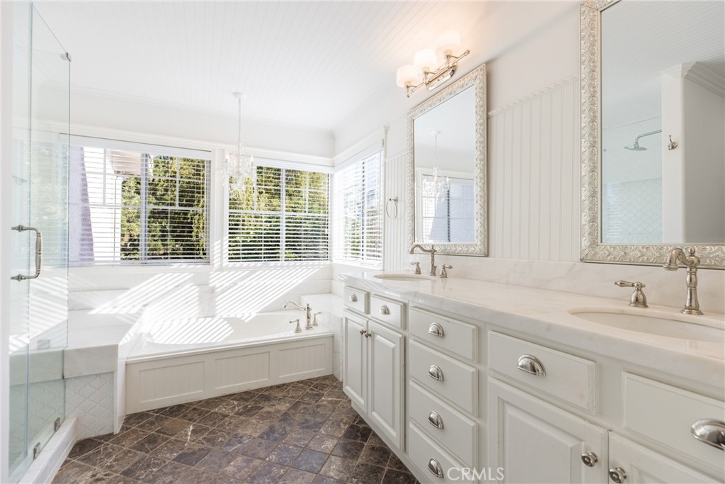 MLS #SR25272592 image #4