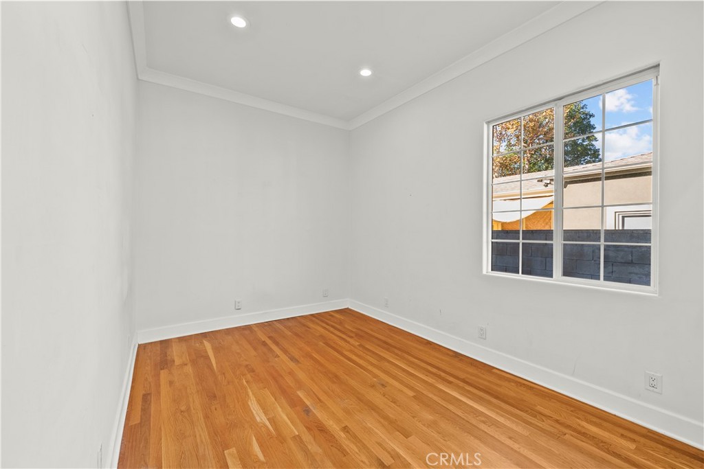 MLS #SR25272658 image #12