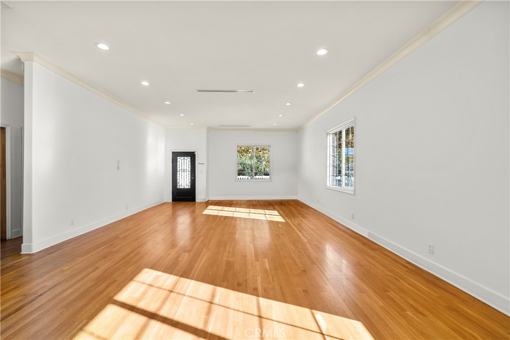 MLS #SR25272658 image #4