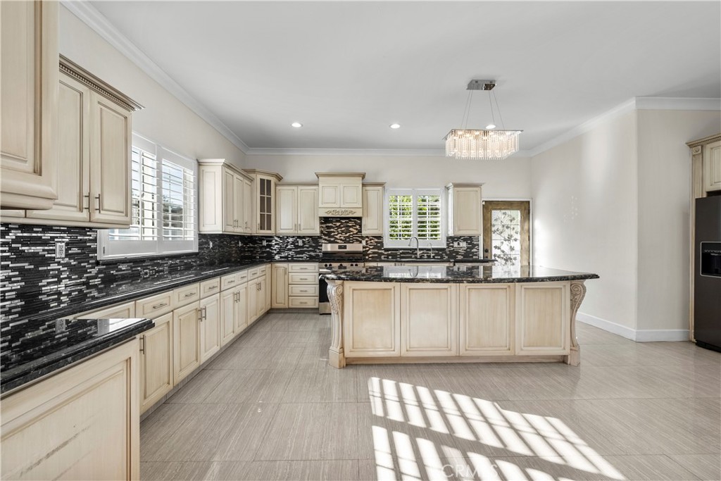 MLS #SR25272658 image #5