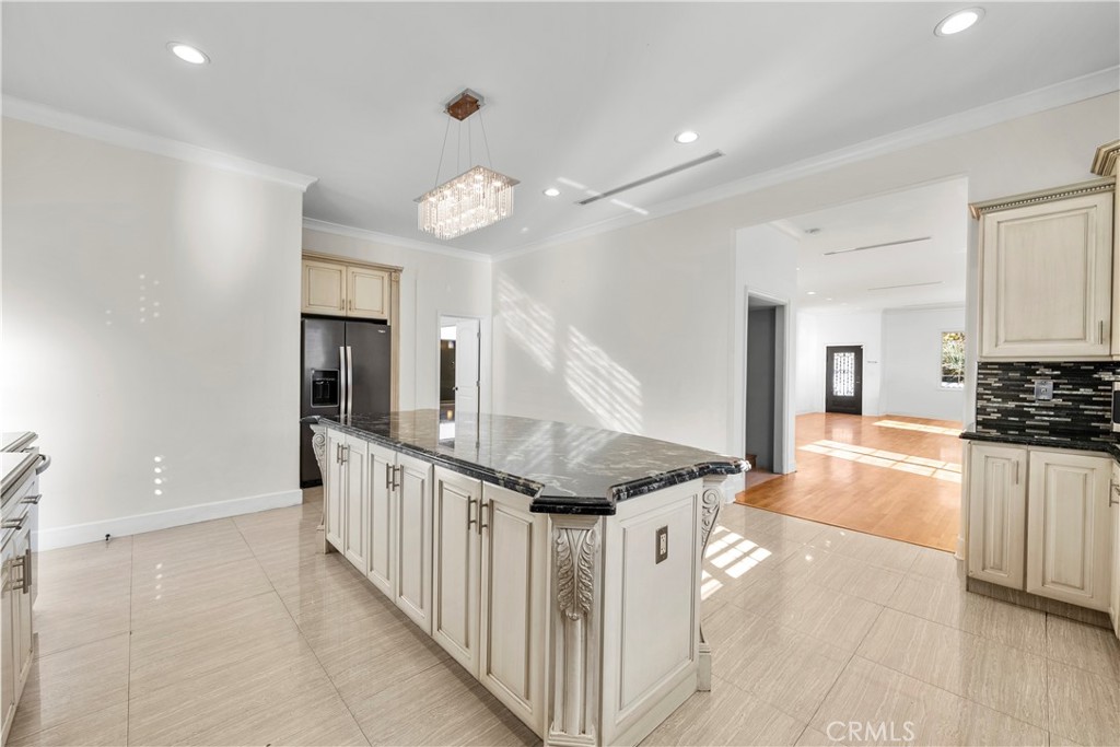 MLS #SR25272658 image #7