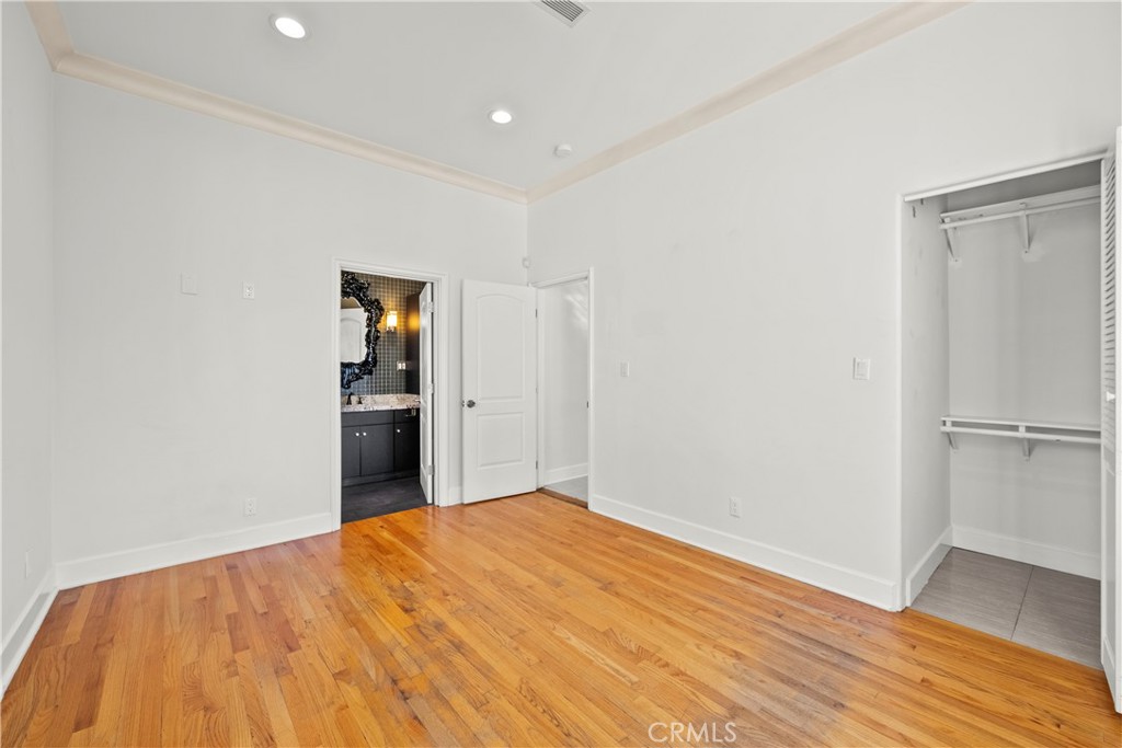 MLS #SR25272658 image #9