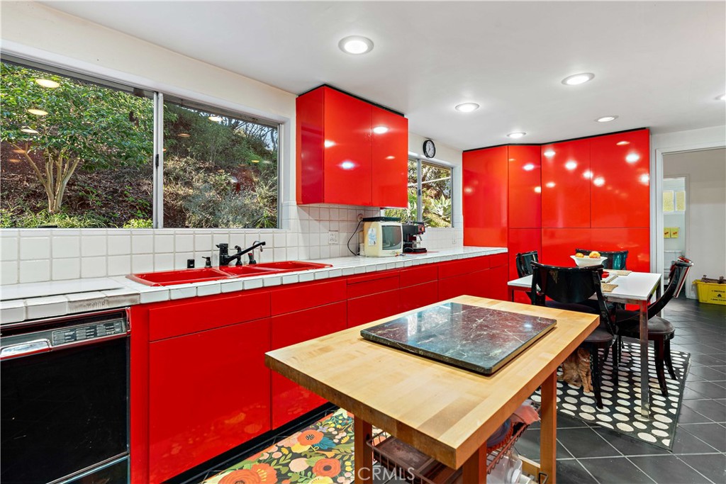 MLS #SR25272721 image #10