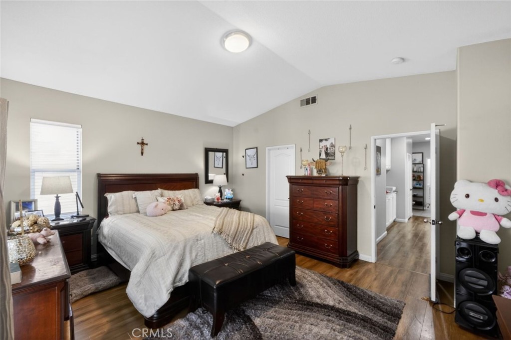 MLS #SR25272807 image #16