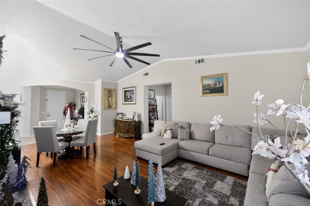 MLS #SR25272807 image #4